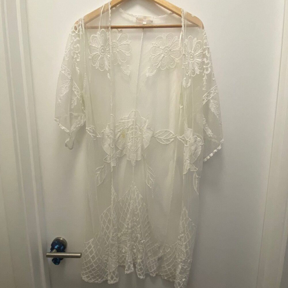 🌊✨ Flowy White Lace Beach Cover-Up by American Flirt - Size M ✨🌊